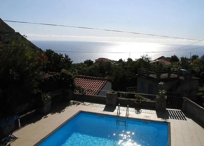 Casa Pedra Sea And Mountain Views Pool بيت للعطل *